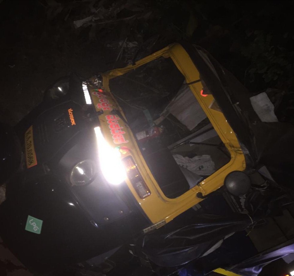 ಬೆಳ್ತಂಗಡಿ: ವಿದ್ಯುತ್ ಕಂಬಕ್ಕೆ ಢಿಕ್ಕಿಯಾದ ರಿಕ್ಷಾ; ನಾಲ್ವರಿಗೆ ಗಾಯ