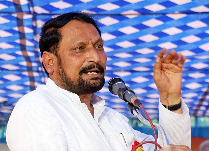 ಕರ್ತವ್ಯಕ್ಕೆ ಹಾಜರಾಗುವ ಸಿಬ್ಬಂದಿಗೆ ಅಡ್ಡಿಪಡಿಸಿದರೆ ಗಂಭೀರ ಕ್ರಮ: ಸಾರಿಗೆ ಸಚಿವ ಸವದಿ ಎಚ್ಚರಿಕೆ