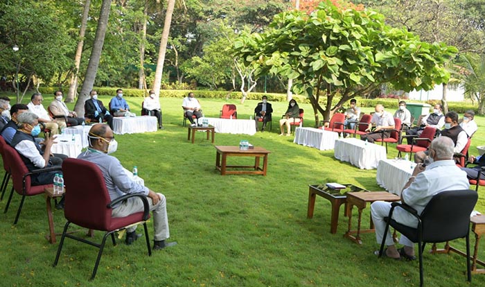 ಕೋವಿಡ್‌ 3ನೇ ಅಲೆ ನಿಭಾಯಿಸಲು ತಜ್ಞರ ಸಮಿತಿ ರಚನೆ: ಸಿಎಂ ಬಿಎಸ್‌ವೈ ನೇತೃತ್ವದ ಸಭೆಯಲ್ಲಿ ನಿರ್ಧಾರ