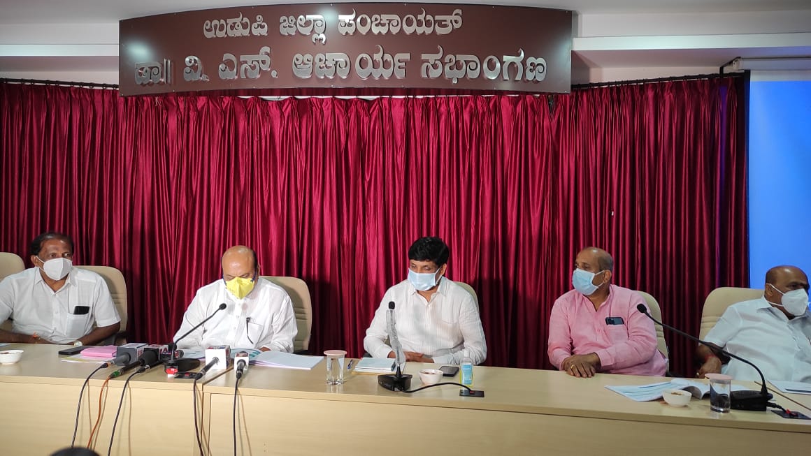 ಗ್ರಾಮಗಳಲ್ಲಿ ಕೋವಿಡ್ ಹರಡದಂತೆ ತಡೆಯಲು ಕಟ್ಟುನಿಟ್ಟಿನ ಕ್ರಮ: ಉಡುಪಿಯಲ್ಲಿ ಗೃಹ ಸಚಿವ ಬಸವರಾಜ್ ಬೊಮ್ಮಾಯಿ