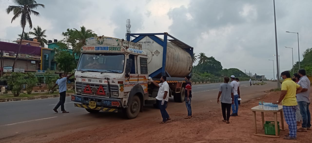 ಉಚ್ಚಿಲ : ವಾಹನ ಚಾಲಕರಿಗೆ ಉಚಿತ ಊಟದ ವ್ಯವಸ್ಥೆ