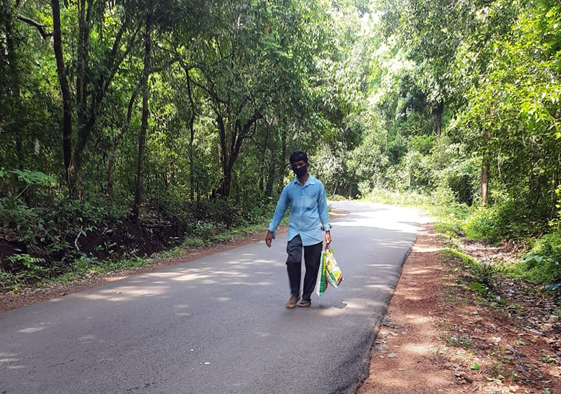 ಹೆಬ್ರಿ : ಅಂಗಡಿಗಾಗಿ 20 ಕಿ.ಮೀ. ನಡೆದುಕೊಂಡು ಬಂದ ದಿನಸಿ ವ್ಯಾಪಾರಿ !