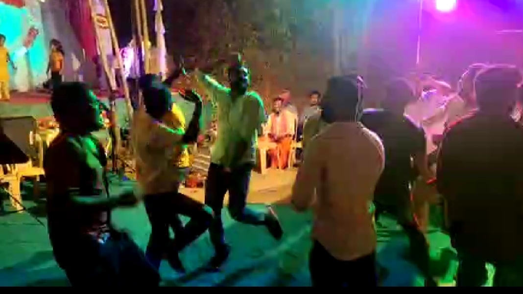 ಕೊರೋನ ನಿಯಮ ಉಲ್ಲಂಘಿಸಿ ಮದುವೆ ಪಾರ್ಟಿಯಲ್ಲಿ ಸಮೂಹ ನೃತ್ಯ : ಪೊಲೀಸರಿಂದ ಪ್ರಕರಣ ದಾಖಲು