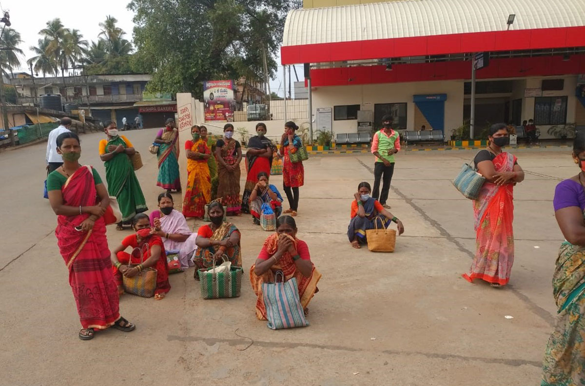 ಸಂಪೂರ್ಣ ಲಾಕ್‌ಡೌನ್: ವಸ್ತುಗಳ ಖರೀದಿಗೆ ವಾಹನ ಬಳಕೆಗೆ ಅವಕಾಶ