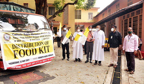 124 ಕ್ರೈಸ್ತ ಧರ್ಮಕ್ಷೇತ್ರಗಳಿಗೆ ಆಹಾರ ಕಿಟ್ ವಿತರಣೆ: ಮಂಗಳೂರು ಬಿಷಪ್‌ರಿಂದ ಚಾಲನೆ