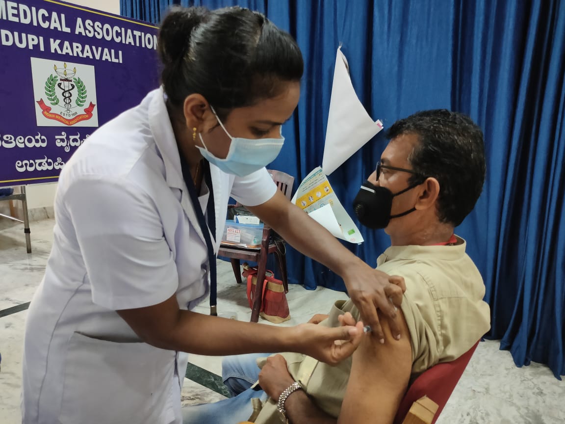 ಉಡುಪಿಯ ಪತ್ರಕರ್ತರಿಗೆ ಉಚಿತ ಕೋವಿಡ್ ಲಸಿಕೆ ಅಭಿಯಾನ