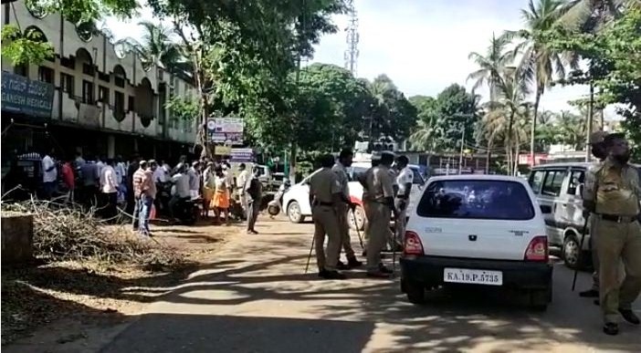 ಲಾಠಿಯಿಂದ ಹೊಡೆದ ಆರೋಪ: ಕಲ್ಲಡ್ಕದಲ್ಲಿ ಪೊಲೀಸರ ಜೊತೆ ವಾಗ್ವಾದ