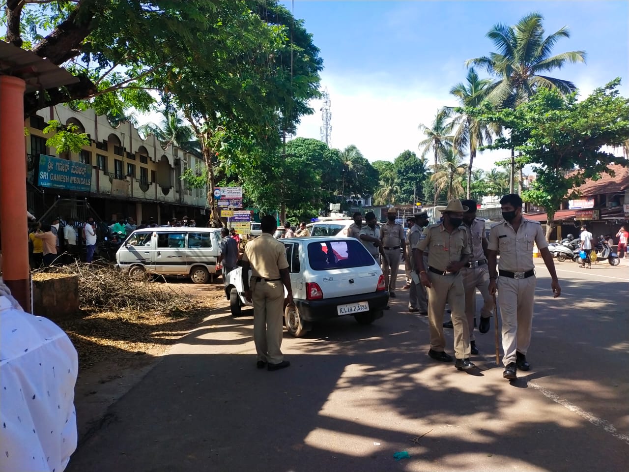 ಕಲ್ಲಡ್ಕ ; ಕೋವಿಡ್ ಕರ್ತವ್ಯದಲ್ಲಿದ್ದ ಎಎಸ್ಸೈಗೆ ಬಿಜೆಪಿ ಮುಖಂಡನಿಂದ ಹಲ್ಲೆ : ಆರೋಪ