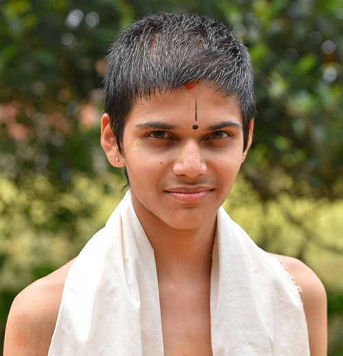 ಶಿರೂರು ಮಠದ ಪೀಠಾಧಿಪತಿಯಾಗಿ ಅಪ್ರಾಪ್ತ ಬಾಲಕನ ನೇಮಕ ಪ್ರಶ್ನಿಸಿ ಹೈಕೋರ್ಟ್ ಗೆ ಪಿಐಎಲ್