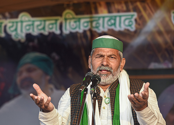 ನಿಷೇಧಾಜ್ಞೆ ಉಲ್ಲಂಘಿಸಿದ್ದಕ್ಕೆ ಟಿಕಾಯತ್, ಇತರ 12 ಜನರ ವಿರುದ್ಧ ಪ್ರಕರಣ ದಾಖಲು