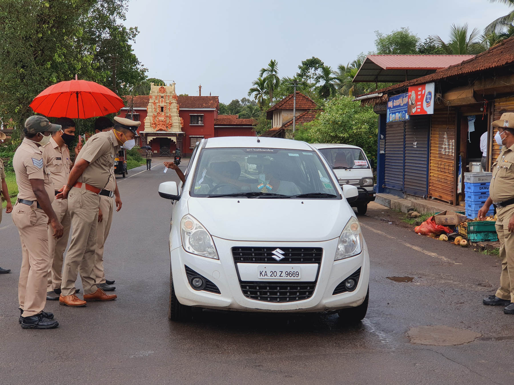 ಕೋವಿಡ್ ಮಾರ್ಗಸೂಚಿ ಉಲ್ಲಂಘಿಸಿದ ಆರೋಪ: ಕಾಪು ವೃತ್ತ ವ್ಯಾಪ್ತಿಯಲ್ಲಿ 92 ವಾಹನ ವಶಕ್ಕೆ