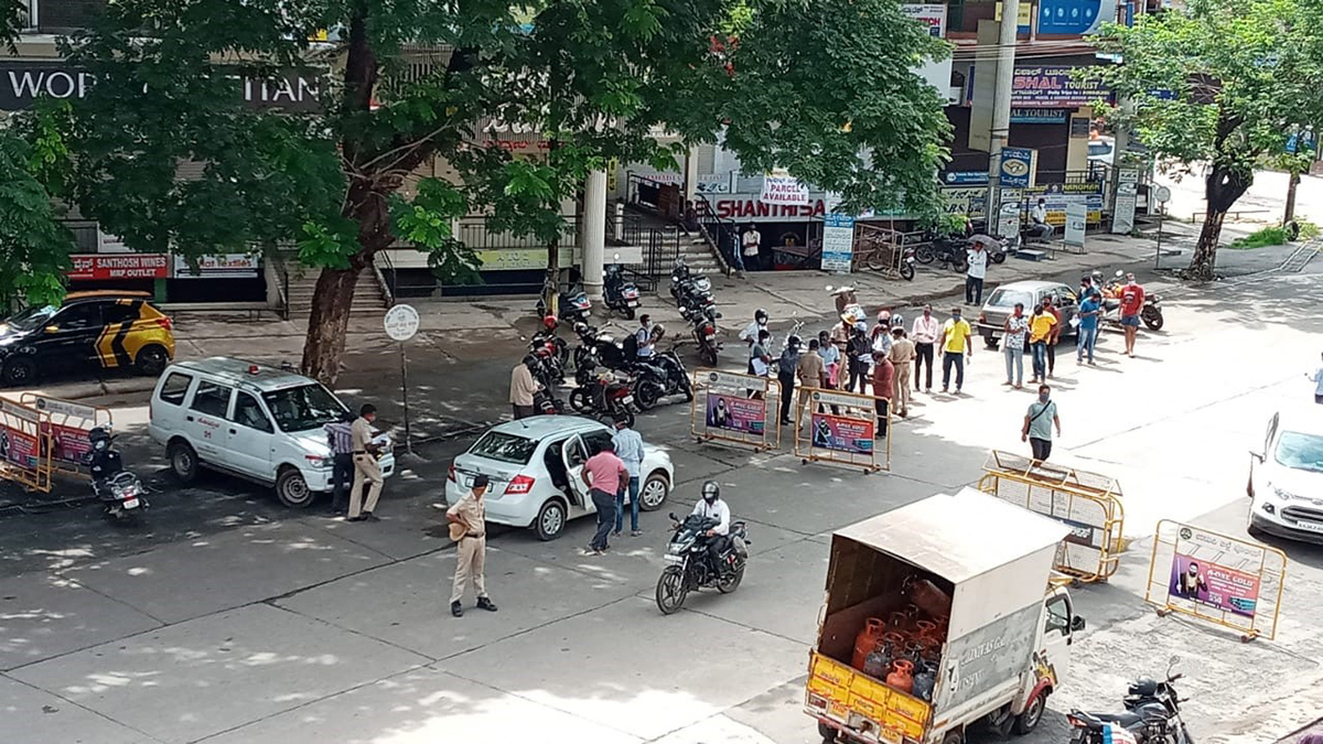 ಉಡುಪಿ ಜಿಲ್ಲೆಯಾದ್ಯಂತೆ ಬಿಗಿ ಪೊಲೀಸ್ ತಪಾಸಣೆ: ಅನಗತ್ಯ ಸಂಚರಿಸಿದ 51 ವಾಹನಗಳು ಮುಟ್ಟುಗೋಲು