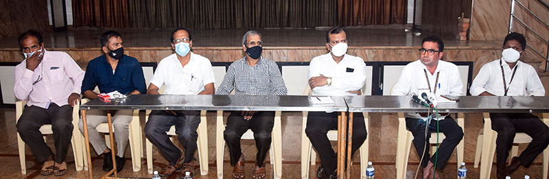 ‘ನಮ್ಮ ಕುಟುಂಬ, ಸಿಬ್ಬಂದಿ ಕಡೆಗೂ ಗಮನ ಹರಿಸಿ’ ಧ್ವನಿಬೆಳಕು, ಫೋಟೋಗ್ರಾಫರ್ಸ್ ಸಂಘಗಳಿಂದ ಸರಕಾರಕ್ಕೆ ಆಗ್ರಹ