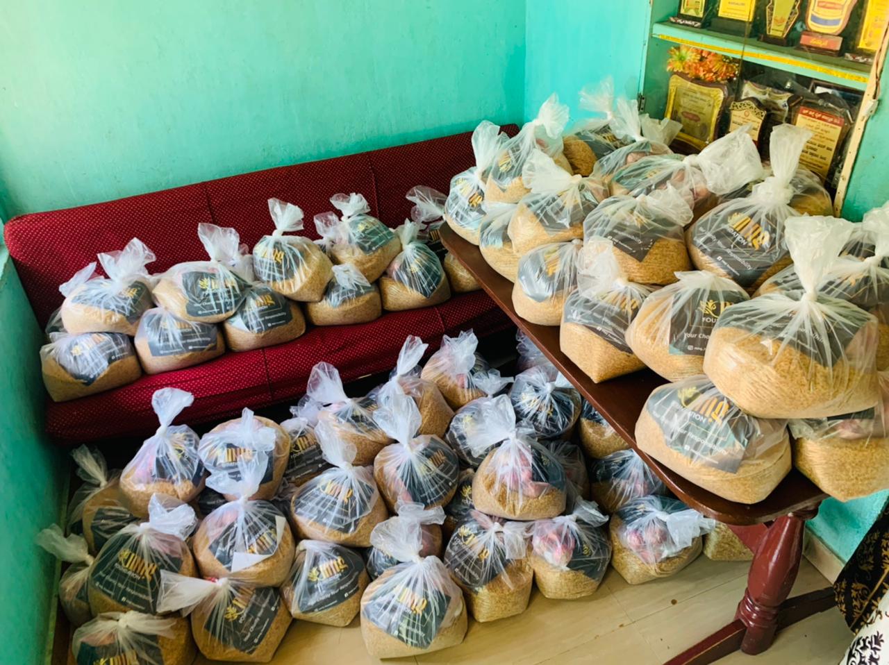 ಎಮ್ ಎನ್ ಜಿ ಫೌಂಡೇಶನ್ ವತಿಯಿಂದ ಕೋವಿಡ್ ಕಿಟ್ ವಿತರಣೆ