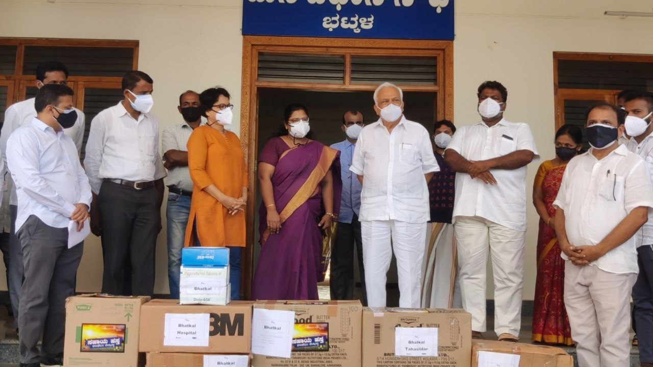 ನಮ್ಮಿಂದ ಸಾಧ್ಯವಾದಷ್ಟು ಇತರರಿಗೆ ಸಹಾಯ, ಸಹಕಾರ ಮಾಡಬೇಕು : ಆರ್.ವಿ.ದೇಶಪಾಂಡೆ