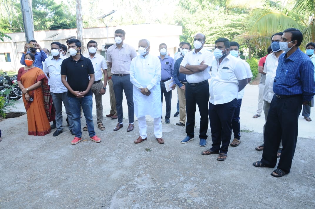 ವರಕೂಡು ಪ್ರಾಥಮಿಕ ಆರೋಗ್ಯ ಕೇಂದ್ರಕ್ಕೆ ಸಚಿವ ಎಸ್ ಟಿ ಎಸ್ ಭೇಟಿ