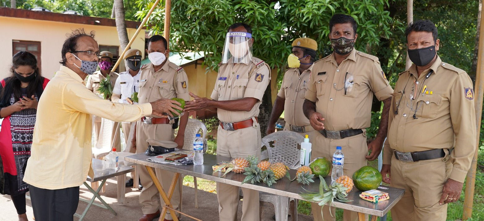 ಉಡುಪಿ ವರ್ತಕರ ಸಂಘದಿಂದ ಪೊಲೀಸರಿಗೆ ನೆರವು