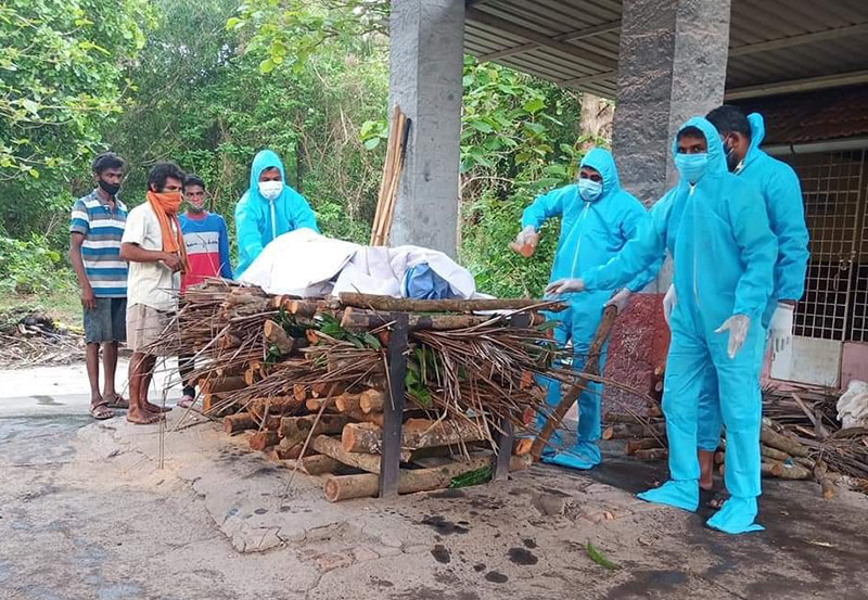 ಬ್ರಹ್ಮಾವರ: ಕೋವಿಡ್ ಮೃತದೇಹಗಳ ಅಂತ್ಯ ಸಂಸ್ಕಾರ; ಸೌಹಾರ್ದತೆ ಮೆರೆದ ಯುವಕರ ತಂಡ