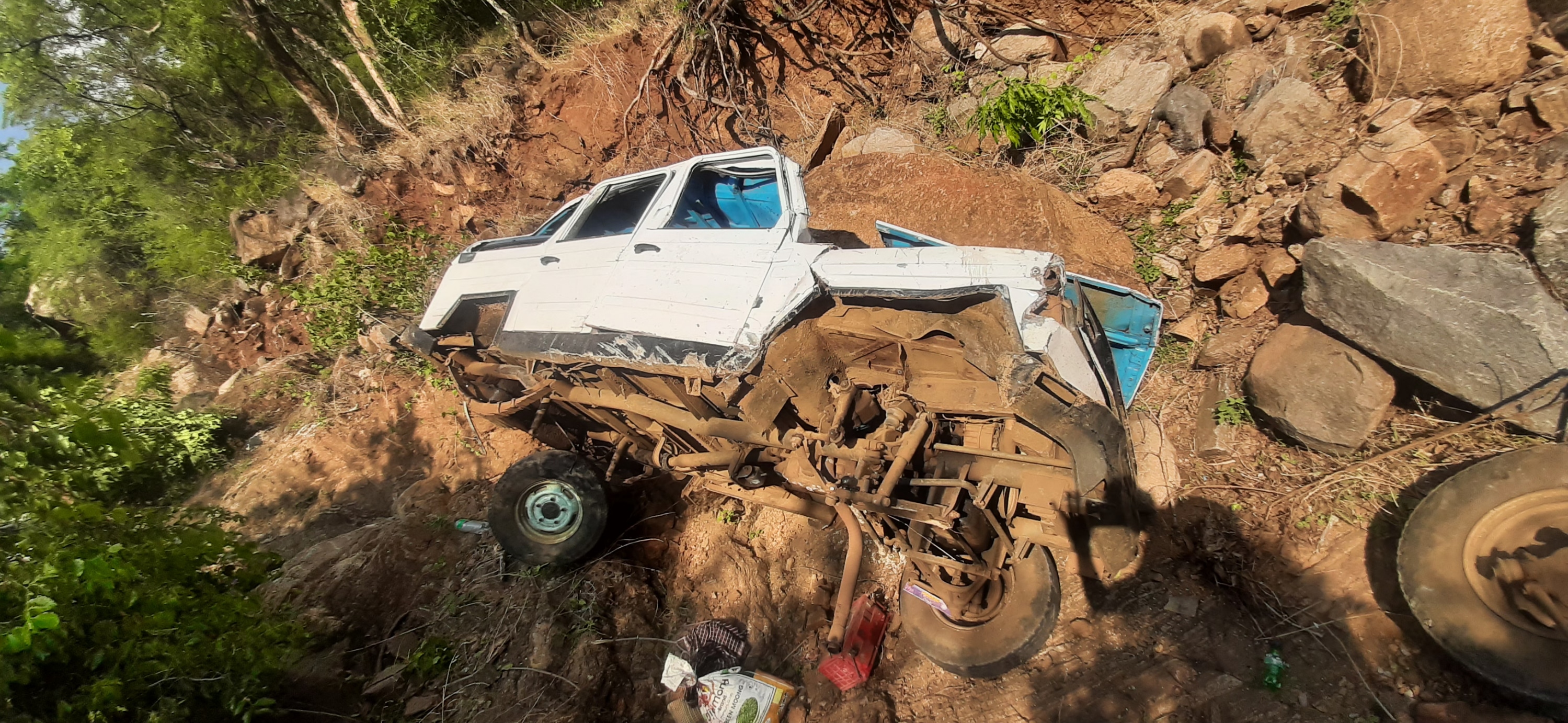 ಚಾಮರಾಜನಗರ: ಚಾಲಕನ ನಿಯಂತ್ರಣ ತಪ್ಪಿ ಪಲ್ಟಿಯಾದ ಜೀಪ್; ಓರ್ವ ಮೃತ್ಯು,10 ಮಂದಿಗೆ ಗಾಯ