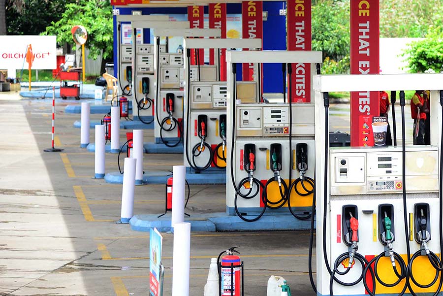 ಚಿಕ್ಕಮಗಳೂರಿನಲ್ಲಿ ಮೊದಲ ಬಾರಿಗೆ ಶತಕ ದಾಟಿದ ಪೆಟ್ರೋಲ್ ಬೆಲೆ: ವ್ಯಾಪಕ ಆಕ್ರೋಶ