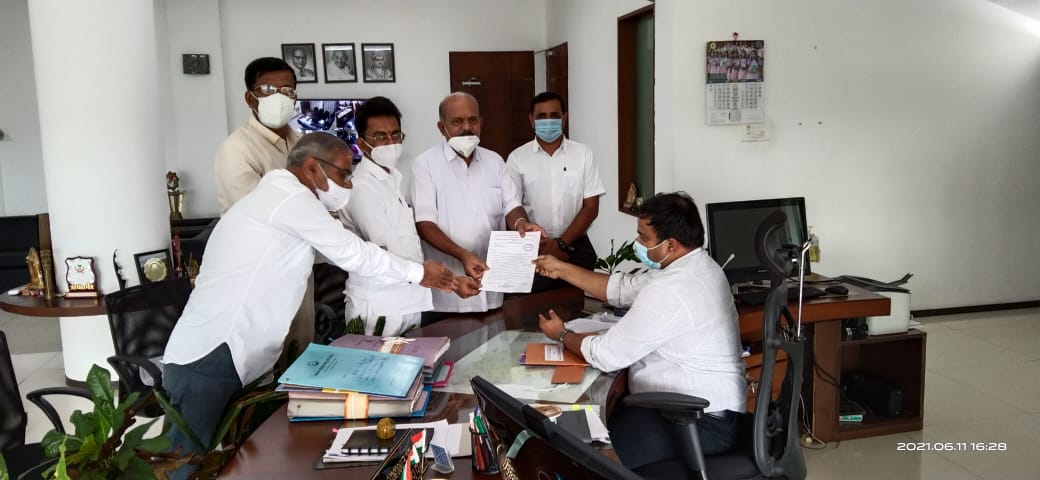 ದ.ಕ., ಉಡುಪಿ ಜಿಲ್ಲಾ ಆಂಗ್ಲ ಮಾಧ್ಯಮ ಶಾಲಾ ಒಕ್ಕೂಟದಿಂದ ಜಿಲ್ಲಾಧಿಕಾರಿ ಡಾ. ರಾಜೇಂದ್ರ ಭೇಟಿ