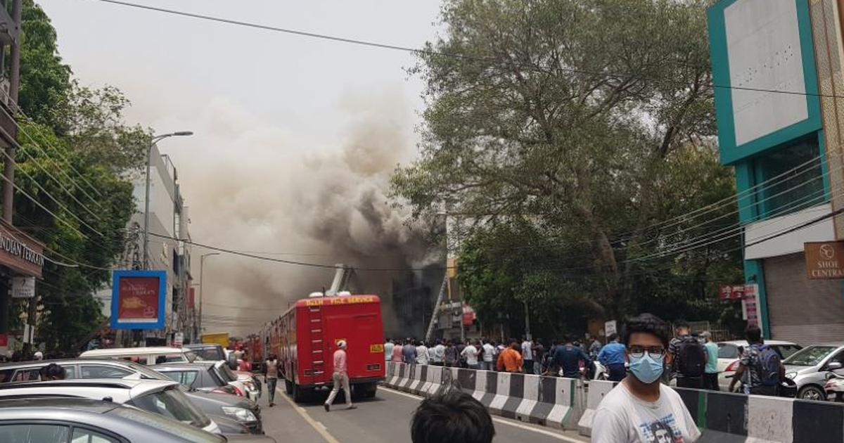 ದಕ್ಷಿಣ ದಿಲ್ಲಿಯ ಶೋ ರೂಮ್ ನಲ್ಲಿ ಬೆಂಕಿ: ಸ್ಥಳಕ್ಕೆ ಧಾವಿಸಿದ ಅಗ್ನಿಶಾಮಕ ಯಂತ್ರಗಳು