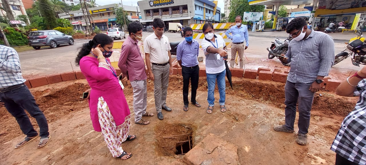 ಮಂಗಳೂರು: ನವಭಾರತ್ ಸರ್ಕಲ್‌ನಲ್ಲಿ ಪುರಾತನ ಬಾವಿ ಪತ್ತೆ !