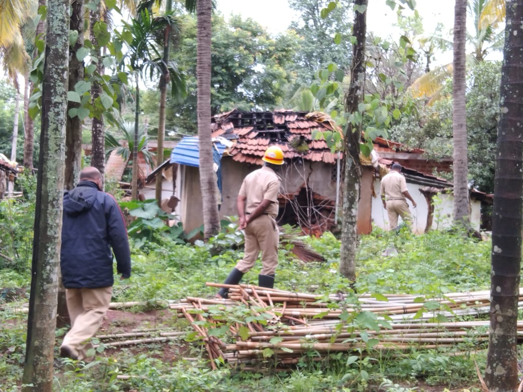 ಶಿವಮೊಗ್ಗ: ಕಣ್ಣೂರು ಗ್ರಾಮದ ಮನೆಯೊಂದರಲ್ಲಿ ಸ್ಫೋಟ; ಕಟ್ಟಡಗಳಿಗೆ ಹಾನಿ