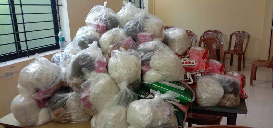 ಸವಿತಾ ಸಮಾಜದಿಂದ ಆಹಾರ ಸಾಮಗ್ರಿ ಕಿಟ್ ವಿತರಣೆ