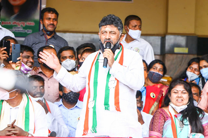 ಜನಸಾಮಾನ್ಯರು ಕೋವಿಡ್ ಚಿಕಿತ್ಸೆಗೆ ವೆಚ್ಚ ಮಾಡಿದ ಹಣ ಹಿಂದಿರುಗಿಸಿ: ಸರ್ಕಾರಕ್ಕೆ ಡಿ.ಕೆ. ಶಿವಕುಮಾರ್ ಮನವಿ