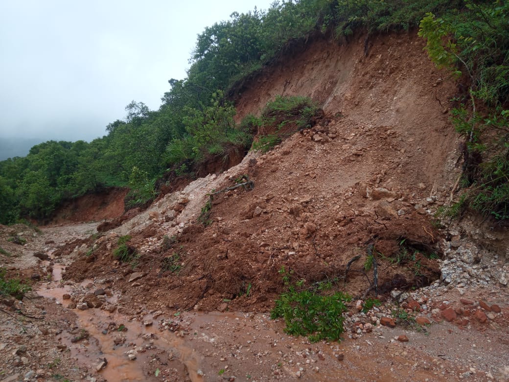 ಚಿಕ್ಕಮಗಳೂರಿನಲ್ಲಿ ಮುಂದುವರಿದ ಮಳೆ ಆರ್ಭಟ: ಅಲ್ಲಲ್ಲಿ ಭೂ ಕುಸಿತ, ವಿದ್ಯುತ್ ಸ್ಥಗಿತ