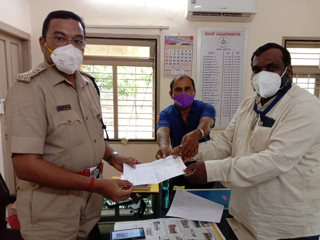 ಕಾರ್ಕಳ ಕಾರ್ಯನಿರತ ಪತ್ರಕರ್ತರ ಸಂಘದಿಂದ ಡಿವೈಎಸ್ಪಿಗೆ ಮನವಿ