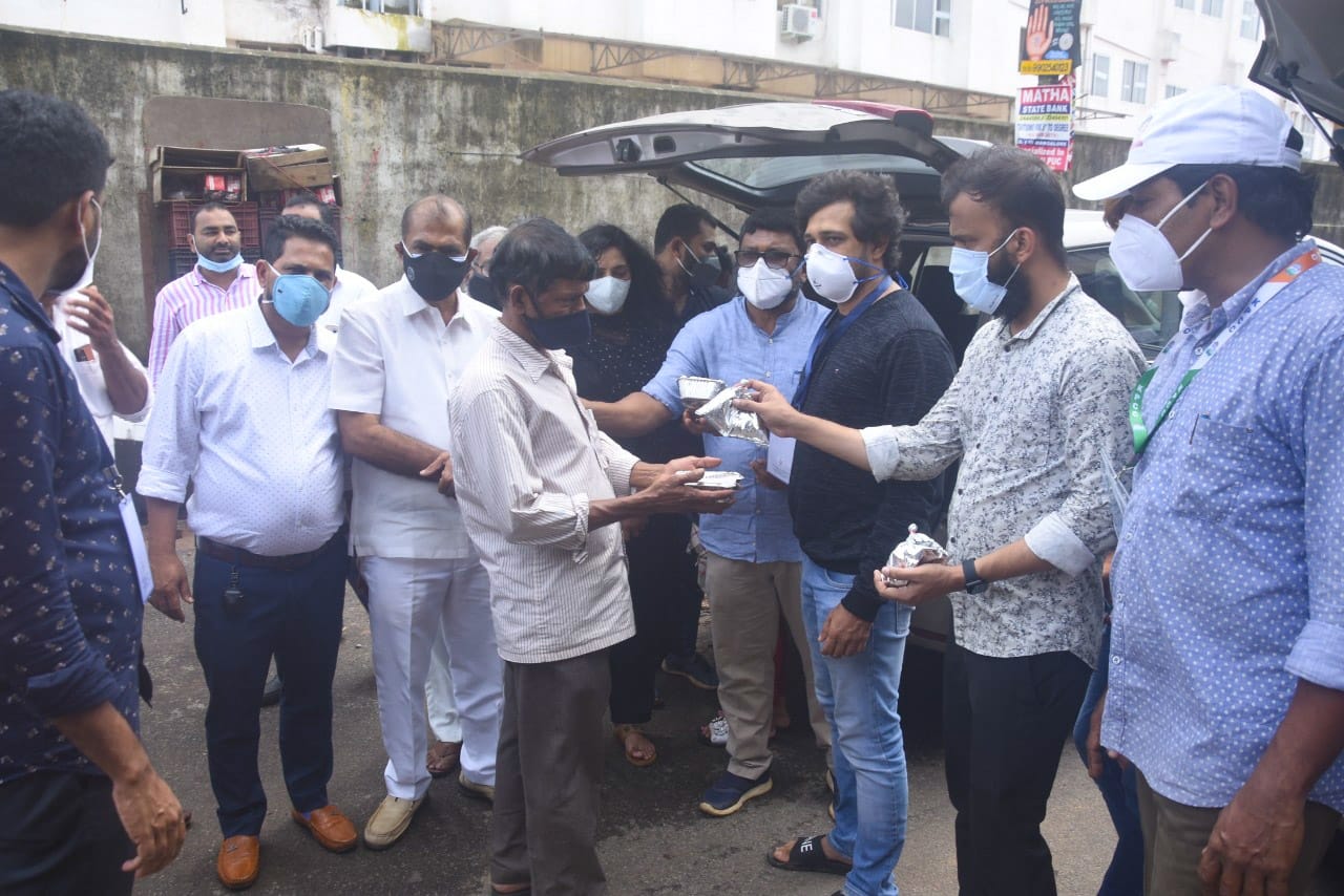 ದ.ಕ. ಜಿಲ್ಲಾ ಯುವ ಕಾಂಗ್ರೆಸ್ ವತಿಯಿಂದ 50ನೇ ದಿನ ಊಟ ವಿತರಣೆ