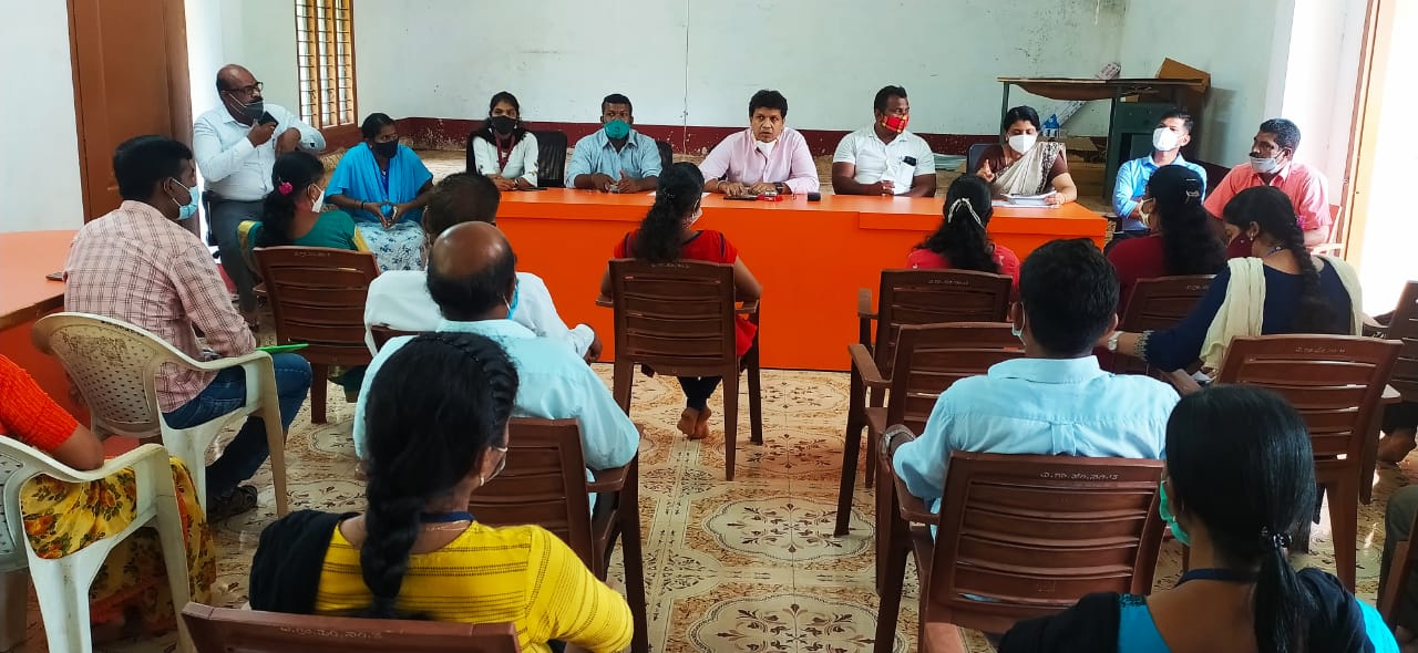 ‘ಹಡೀಲು ಗದ್ದೆಯಲ್ಲಿ ಭತ್ತ ಬೆಳೆಯೋಣ ಯೋಜನೆ ಯಶಸ್ವಿಗೊಳಿಸಿ’