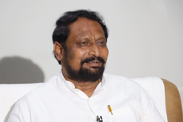 ಕೋವಿಡ್ ಲಾಕ್‍ಡೌನ್ ಸಡಿಲಿಕೆ: ಬಸ್ ಸಂಚಾರ ಆರಂಭಿಸುವ ಬಗ್ಗೆ ಸಾರಿಗೆ ಸಚಿವ ಸವದಿ ಹೇಳಿದ್ದೇನು ?