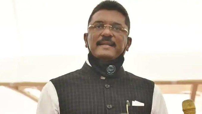 ಕೇಂದ್ರದ ಏಜೆನ್ಸಿಗಳು ಕಿರುಕುಳ ನೀಡುತ್ತಿವೆ, ನಾವು ಮತ್ತೆ ಬಿಜೆಪಿಯೊಂದಿಗೆ ಕೈಜೋಡಿಸುವುದು ಒಳಿತು: ಶಿವಸೇನೆ ಶಾಸಕ