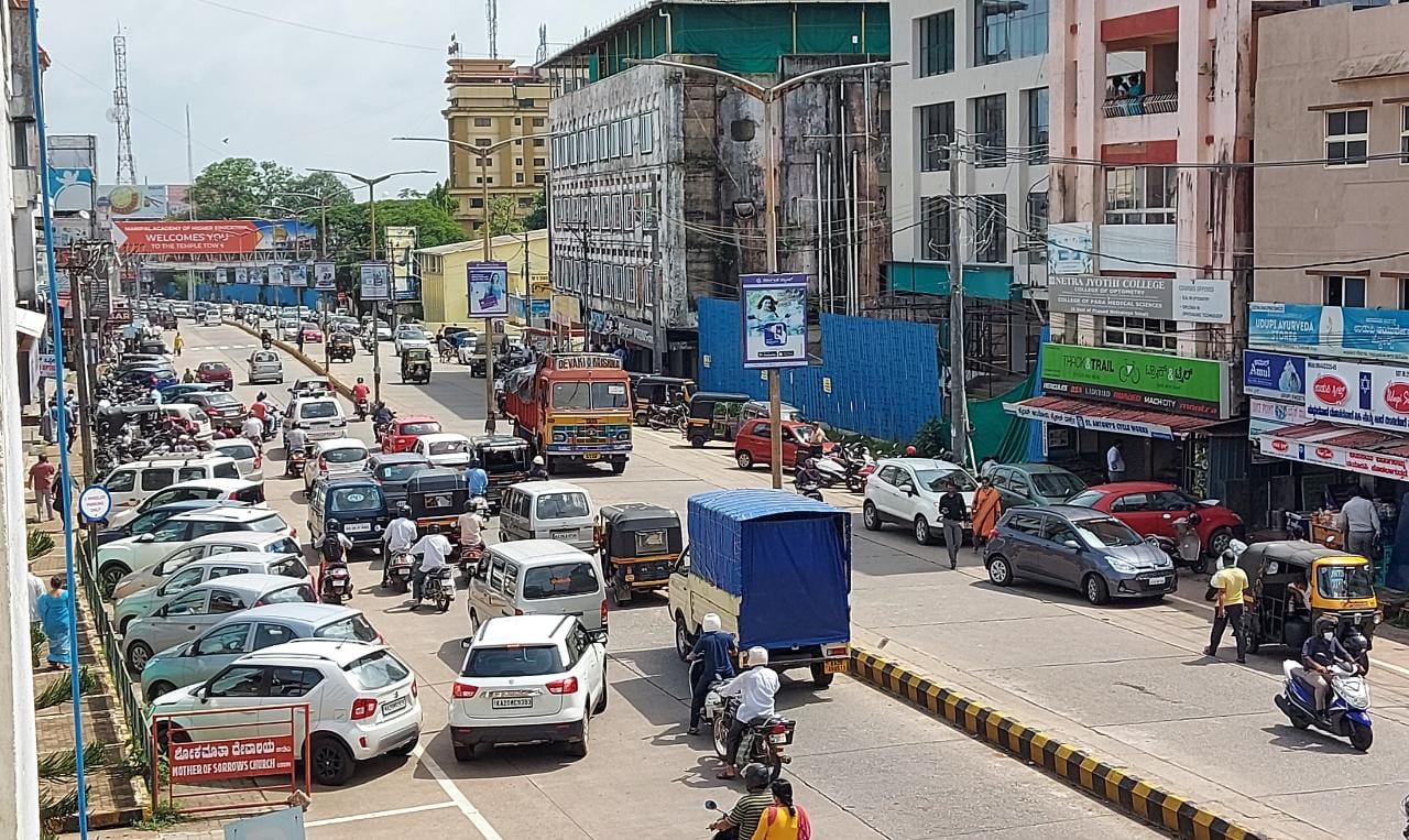 ಉಡುಪಿ ಜಿಲ್ಲೆಯಲ್ಲಿ ಅನ್‌ ಲಾಕ್ : ವಾಣಿಜ್ಯ ಚಟುವಟಿಕೆಗಳು ಚುರುಕು