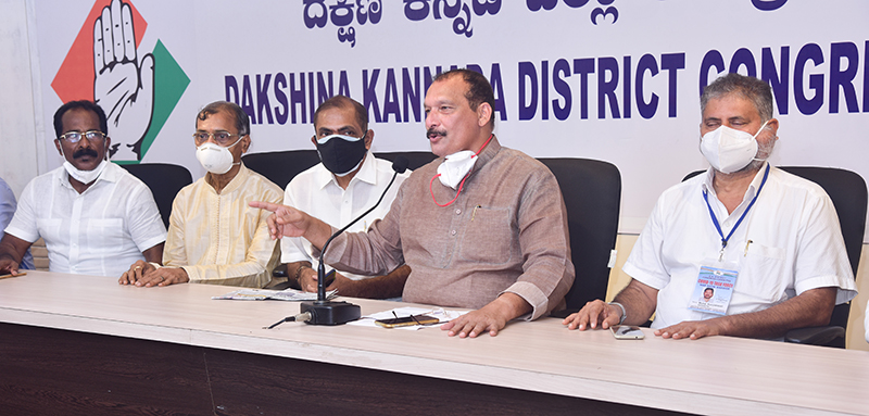 ದ.ಕ ಜಿಲ್ಲೆಯಲ್ಲಿ ಲಸಿಕೆ ಉಚಿತವಾಗಿ ನೀಡದಿದ್ದರೆ ಪ್ರತಿಭಟನೆ  -ಐವನ್ ಡಿ ಸೋಜ