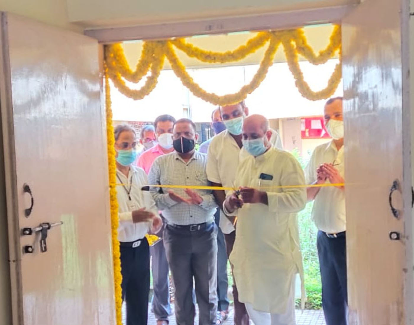 ಉಡುಪಿ: ಸ್ಮಾರ್ಟ್‌ಕ್ಲಾಸ್ ರೂಮ್ ಉದ್ಘಾಟನೆ, ಟ್ಯಾಬ್ಲೆಟ್ ಪಿಸಿ ವಿತರಣೆ