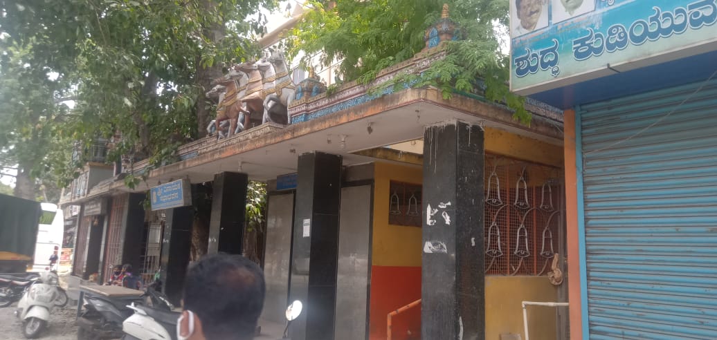 ಸಚಿವ ಆರ್.ಅಶೋಕ್ ಕಚೇರಿ ಸಮೀಪದಲ್ಲಿದ್ದ ದೇವಸ್ಥಾನದ ಕಟ್ಟಡ ಕೆಡವಿದ ಬಿಬಿಎಂಪಿ