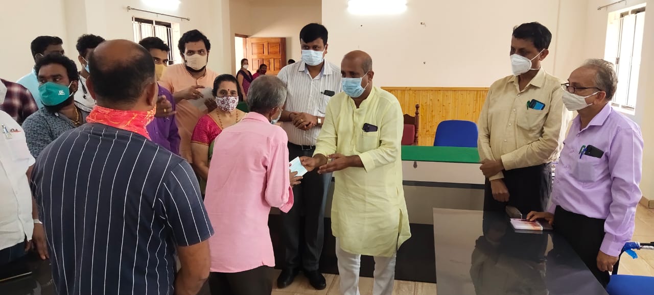 ಉಡುಪಿ: ಪ್ರಾಕೃತಿಕ ವಿಕೋಪದಡಿ 6.44 ಲಕ್ಷ ರೂ. ಪರಿಹಾರ ವಿತರಣೆ