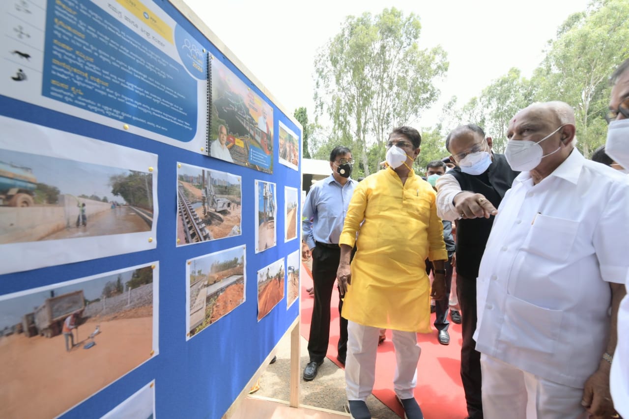 ರೈಲ್ವೆ ಕಾಮಗಾರಿಗಳ ಪ್ರಗತಿ ಪರಿಶೀಲಿಸಿದ ಸಿಎಂ ಯಡಿಯೂರಪ್ಪ