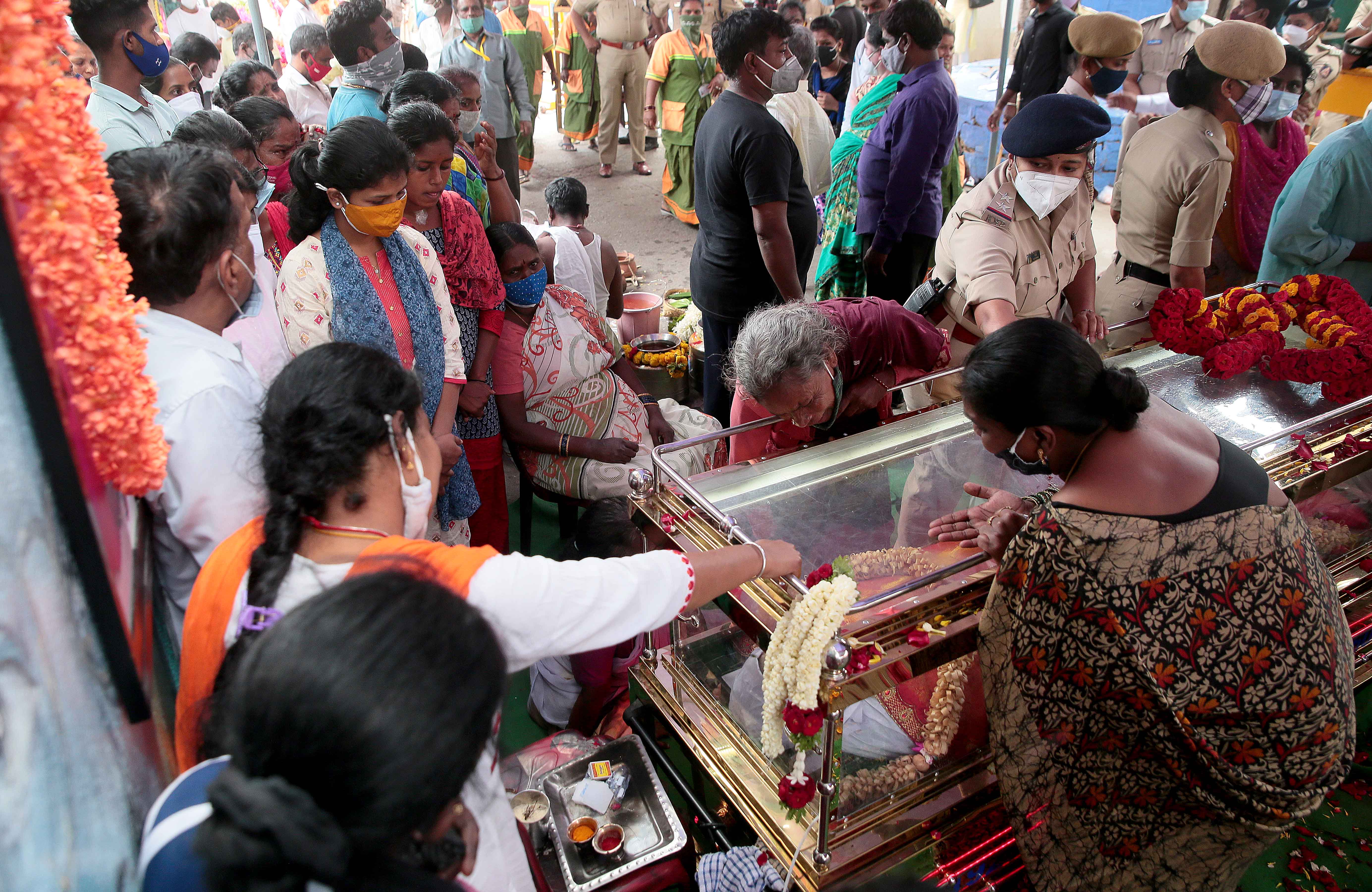ಬಿಬಿಎಂಪಿ ಮಾಜಿ ಸದಸ್ಯೆ ರೇಖಾ ಕದಿರೇಶ್ ಅಂತ್ಯಕ್ರಿಯೆ