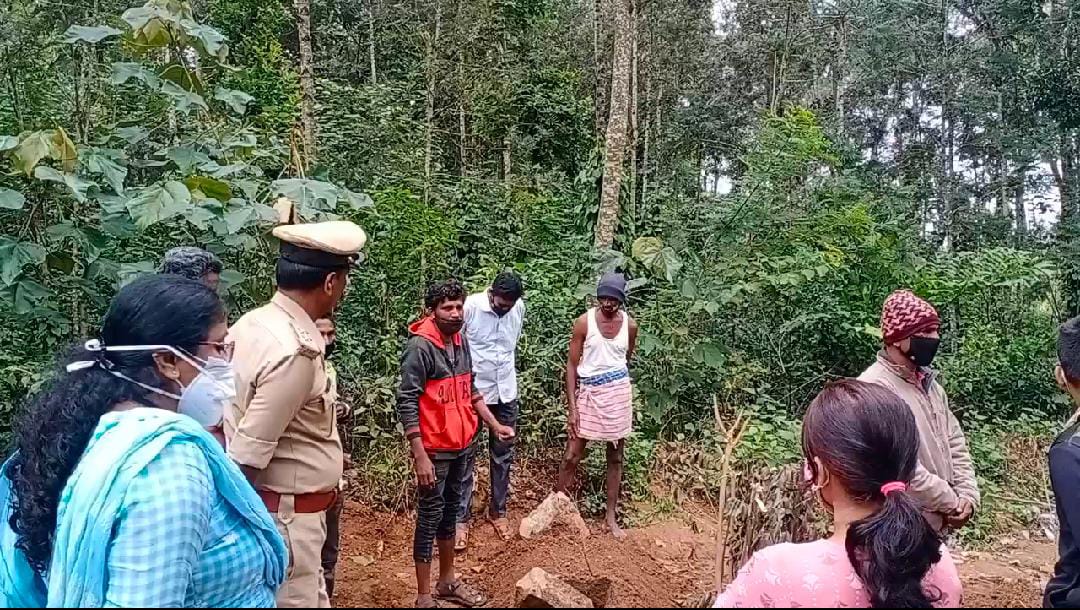 ಮಗುವನ್ನು ಕೊಂದು ಕಾಫಿ ತೋಟದಲ್ಲಿ ಹೂತು ಹಾಕಿದ ಪೋಷಕರು: ಆರೋಪ