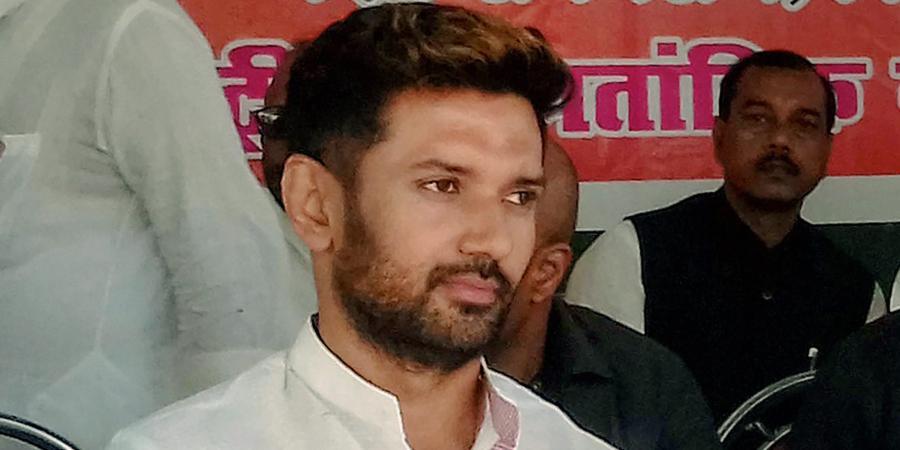 ತೇಜಸ್ವಿ ನನ್ನ ಕಿರಿಯ ಸಹೋದರನಂತೆ: ಆರ್ ಜೆಡಿಯೊಂದಿಗೆ ಮೈತ್ರಿ  ಸುಳಿವು ನೀಡಿದ ಚಿರಾಗ್ ಪಾಸ್ವಾನ್