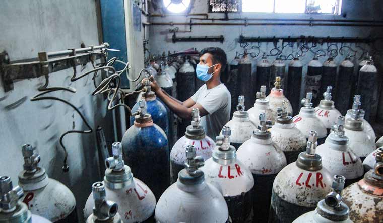 ದಿಲ್ಲಿ ಆಮ್ಲಜನಕದ ಬೇಡಿಕೆಯನ್ನು 4 ಪಟ್ಟು ಉತ್ಪ್ರೇಕ್ಷಿಸಿದೆ ಎಂದು ಹೇಳಲು ಸಾಧ್ಯವಿಲ್ಲ: ಏಮ್ಸ್ ವರಿಷ್ಠ