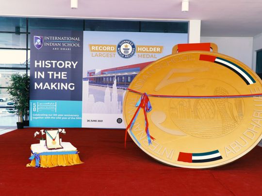 ವಿಶ್ವದಲ್ಲೇ ಅತ್ಯಂತ ಬೃಹತ್ ಪದಕ: ಅಬುದಾಭಿ ವಿದ್ಯಾರ್ಥಿಗಳ ಗಿನ್ನೆಸ್ ದಾಖಲೆ