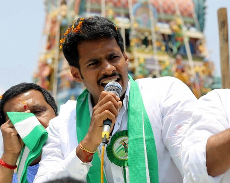 ಕಾಂಗ್ರೆಸ್, ಬಿಜೆಪಿಗೆ ಇಲ್ಲದ ನಿಬಂಧನೆ ಜೆಡಿಎಸ್ ಗೆ ಮಾತ್ರ ಏಕೆ?: ಪ್ರತಿಭಟನೆಗೆ ಅನುಮತಿ ನಿರಾಕರಣೆಗೆ ನಿಖಿಲ್ ಆಕ್ರೋಶ