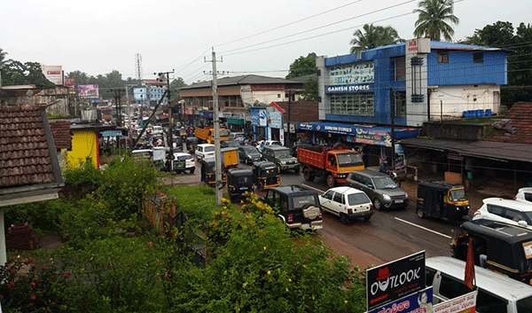 ಬೆಳ್ತಂಗಡಿ: ವಿಪರೀತ ವಾಹನ ದಟ್ಟಣೆ; ಟ್ರಾಫಿಕ್ ಜಾಮ್