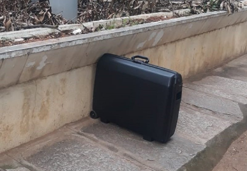 ಬೆಂಗಳೂರಿನಲ್ಲಿ ಅನುಮಾನಾಸ್ಪದ ಸೂಟ್‍ಕೇಸ್ ಪತ್ತೆ: ಬಾಂಬ್ ನಿಷ್ಕ್ರಿಯ ದಳದಿಂದ ಪರಿಶೀಲನೆ